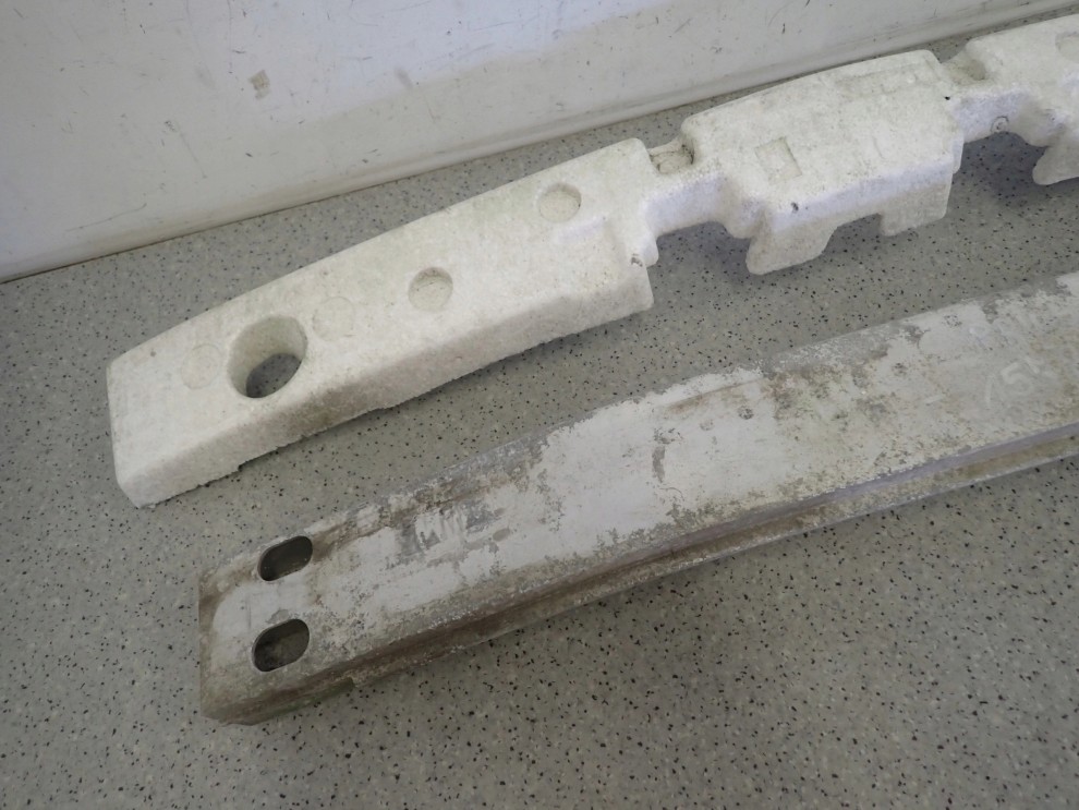 TOYOTA PRIUS II 03-08 BELKA ZDERZAKA PRZEDNIEGO ABSORBER 2/8