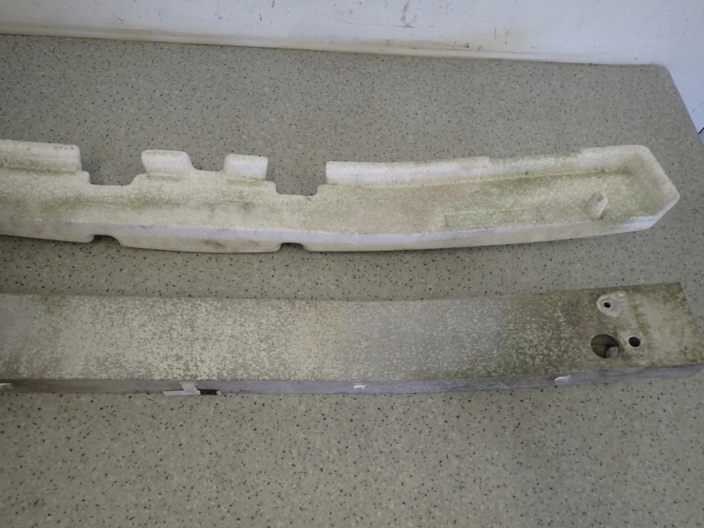 TOYOTA PRIUS II 03-08 BELKA ZDERZAKA PRZEDNIEGO ABSORBER 7/8