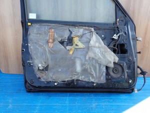 MITSUBISHI PAJERO III 3D 00-06 DRZWI LEWE 10/10 MINIATURA