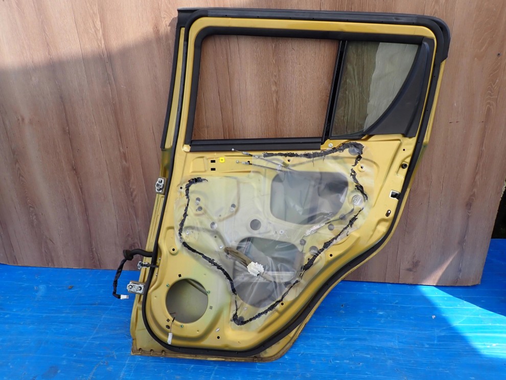 SUZUKI SWIFT MK7 5D 10-16 DRZWI TYLNE PRAWE ZUN 12/13