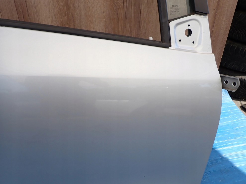 TOYOTA YARIS II 06-11 5d DRZWI PRZEDNIE PRAWE 1E7 8/12