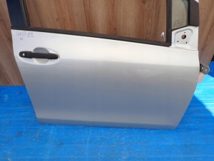 TOYOTA YARIS II 06-11 5d DRZWI PRZEDNIE PRAWE 1E7 2/12 MINIATURA