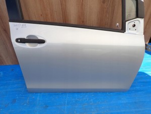 TOYOTA YARIS II 06-11 5d DRZWI PRZEDNIE PRAWE 1E7 4/12 MINIATURA