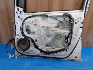 TOYOTA YARIS II 06-11 5d DRZWI PRZEDNIE PRAWE 1E7 12/12 MINIATURA