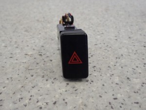 HYUNDAI SONATA 05-09 PRZEŁĄCZNIK PRZYCISK ŚWIATEŁ AWARYJNYCH 1/3 MINIATURA