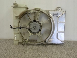 TOYOTA YARIS II 06-11 1.0i 1.3 I WENTYLATOR WODY