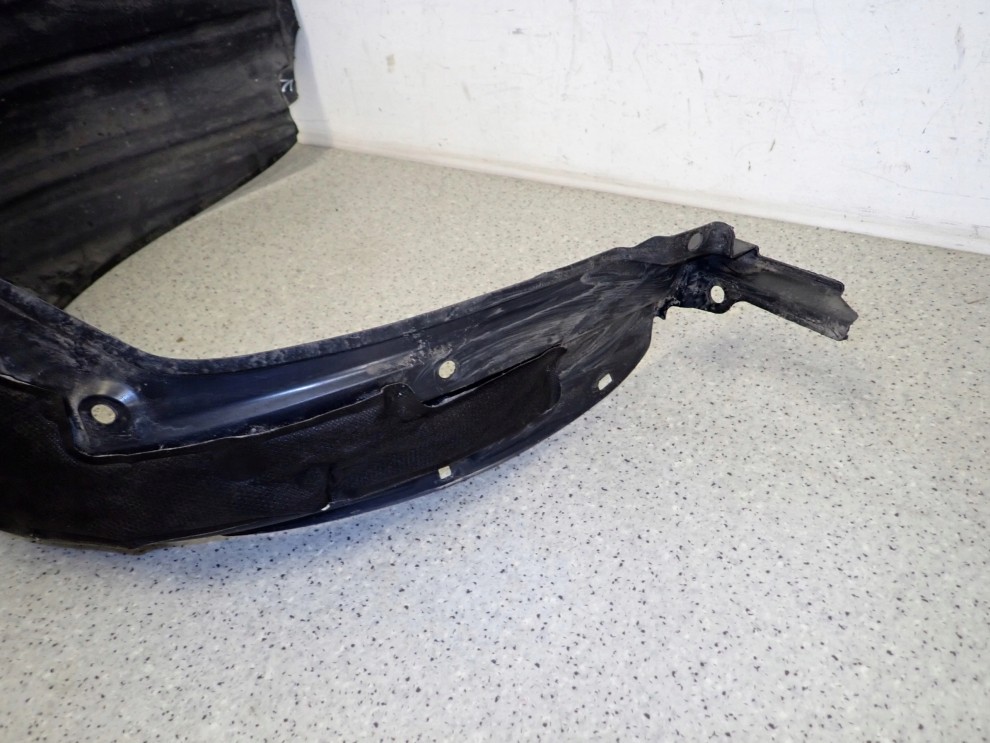 TOYOTA YARIS II 06-11 NADKOLE PRZEDNIE LEWE 9/11