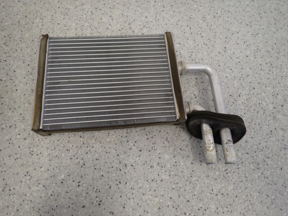 MITSUBISHI LANCER 04-08 NAGRZEWNICA RADIATOR 9/10