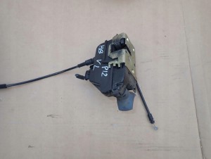 NISSAN PRIMERA P12 ZAMEK DRZWI PRZEDNICH LEWYCH 2/4 MINIATURA