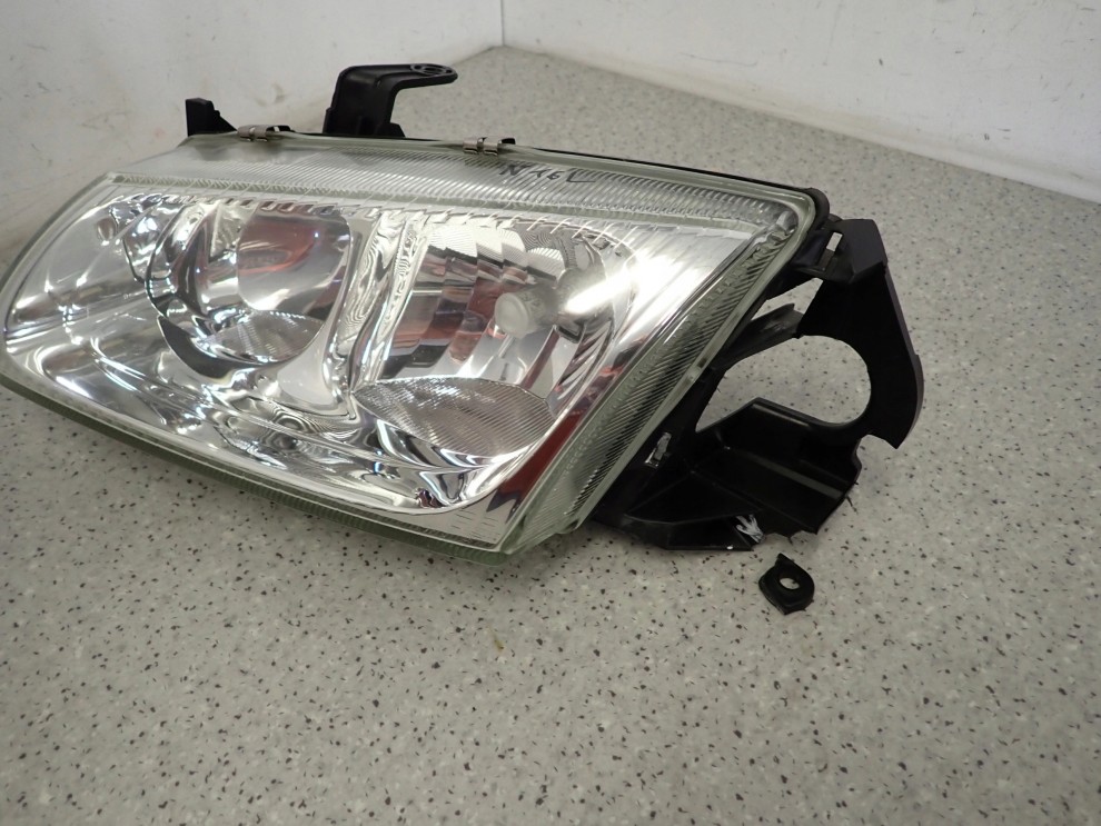 NISSAN ALMERA N16 00 REFLEKTOR PRZEDNI LEWY LAMPA EUROPA 3/10