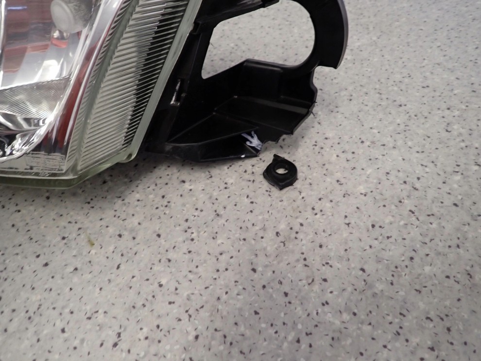 NISSAN ALMERA N16 00 REFLEKTOR PRZEDNI LEWY LAMPA EUROPA 4/10