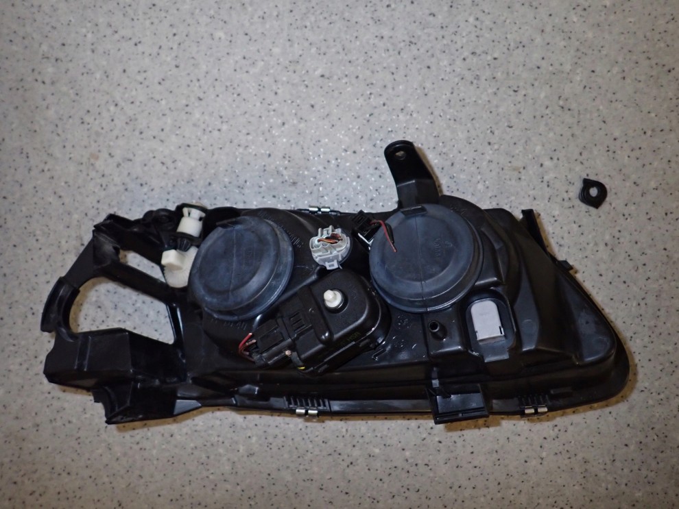 NISSAN ALMERA N16 00 REFLEKTOR PRZEDNI LEWY LAMPA EUROPA 8/10