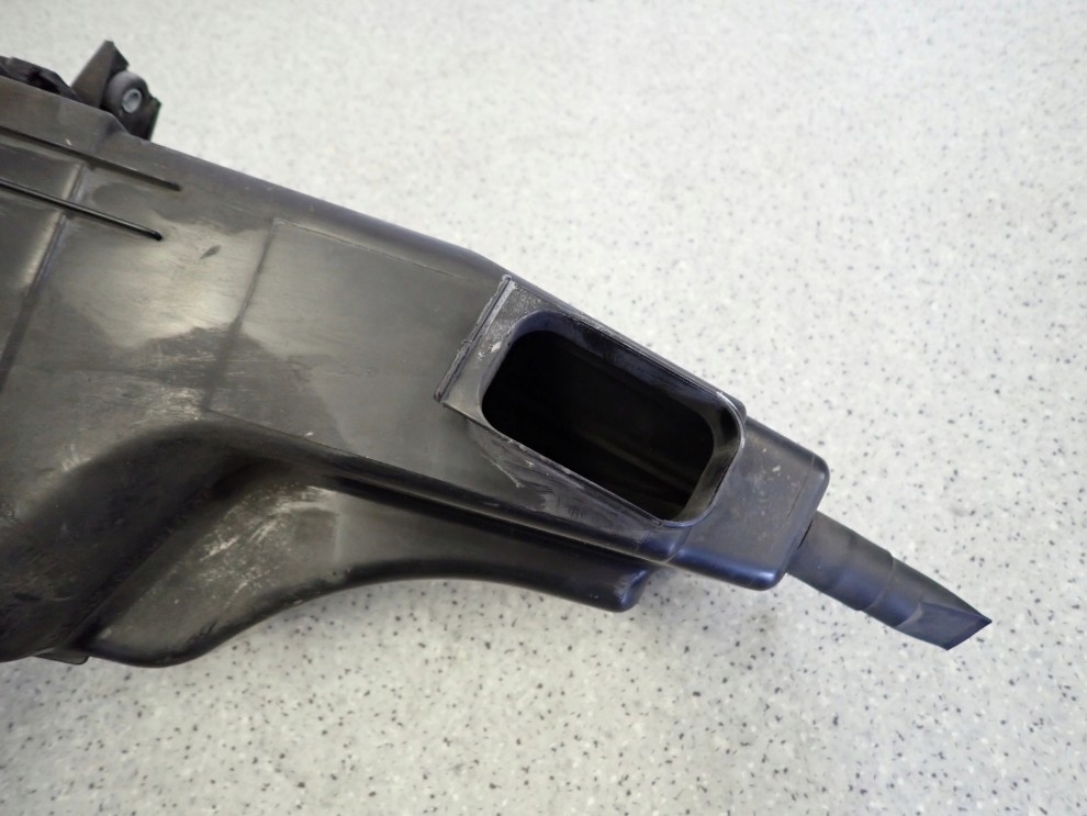 SUZUKI SX4 SEDICI 1.9 DIESEL 06- OBUDOWA FILTRA POWIETRZA 6/7