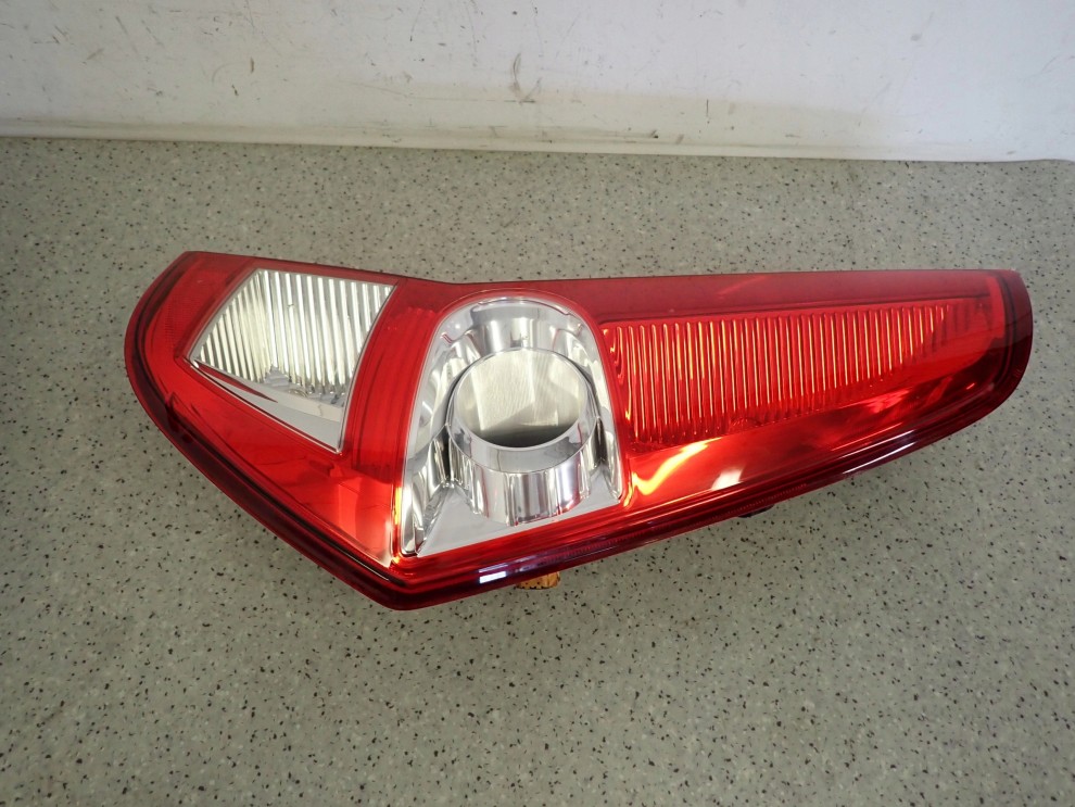 SUZUKI SPLASH 08-14 LAMPA TYLNA PRAWA 1/7