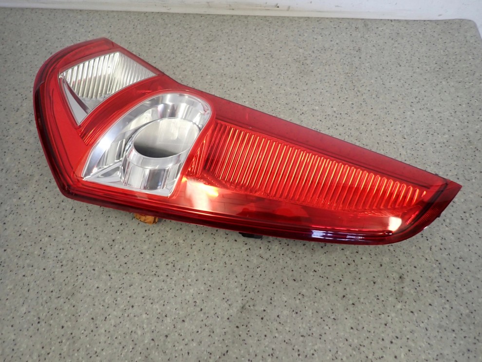 SUZUKI SPLASH 08-14 LAMPA TYLNA PRAWA 5/7