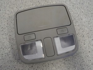 HYUNDAI SONATA V 05-09 LAMPKA OŚWIETLENIA WNĘTRZA PODSUFITKI SCHOWEK 2/5 MINIATURA