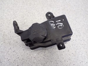 HYUNDAI i10 07-11 ZBIORNICZEK WYRÓWNAWCZY PŁYNU 1/4 MINIATURA