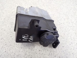 HYUNDAI i10 07-11 ZBIORNICZEK WYRÓWNAWCZY PŁYNU 2/4 MINIATURA