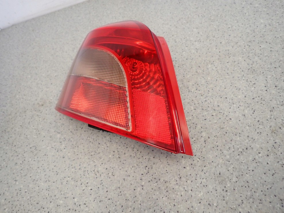 TOYOTA YARIS II 06-09 LAMPA TYLNA LEWA TYŁ EUROPA 4/10