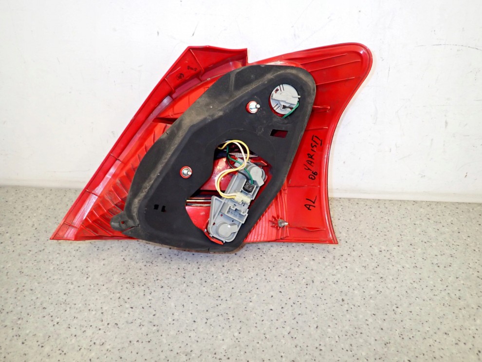 TOYOTA YARIS II 06-09 LAMPA TYLNA LEWA TYŁ EUROPA 5/10