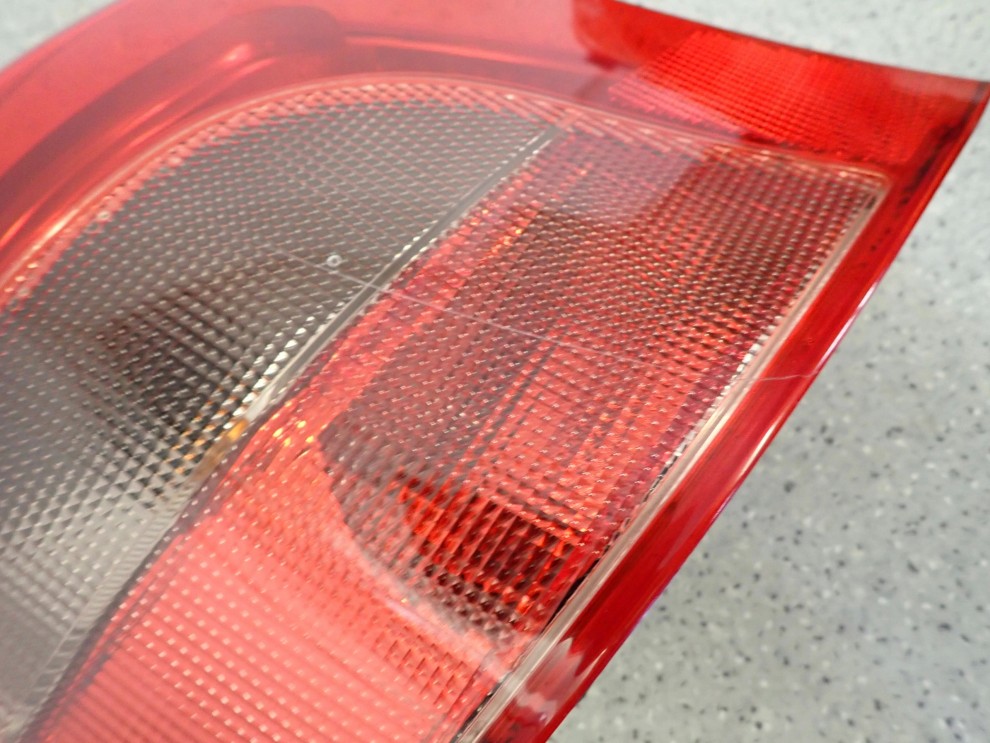 TOYOTA YARIS II 06-09 LAMPA TYLNA LEWA TYŁ EUROPA 9/10