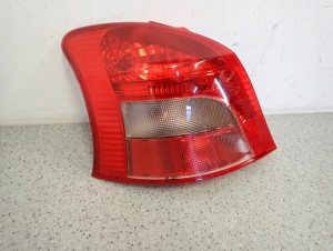 TOYOTA YARIS II 06-09 LAMPA TYLNA LEWA TYŁ EUROPA 3/10 MINIATURA