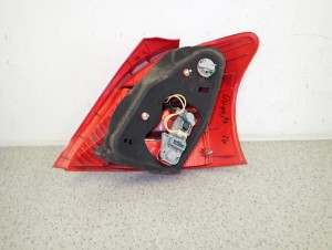 TOYOTA YARIS II 06-09 LAMPA TYLNA LEWA TYŁ EUROPA 6/10 MINIATURA