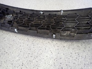 SUZUKI SWIFT IV MK7 ATRAPA CHŁODNICY KRATKA ORYGINAŁ 8/11 MINIATURA