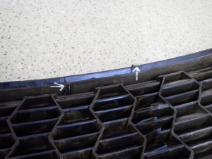 SUZUKI SWIFT IV MK7 ATRAPA CHŁODNICY KRATKA ORYGINAŁ 10/11 MINIATURA