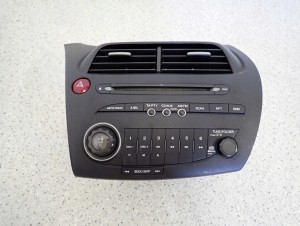 HONDA CIVIC UFO VIII 06-11 RADIO FABRYCZNE 4/8 MINIATURA