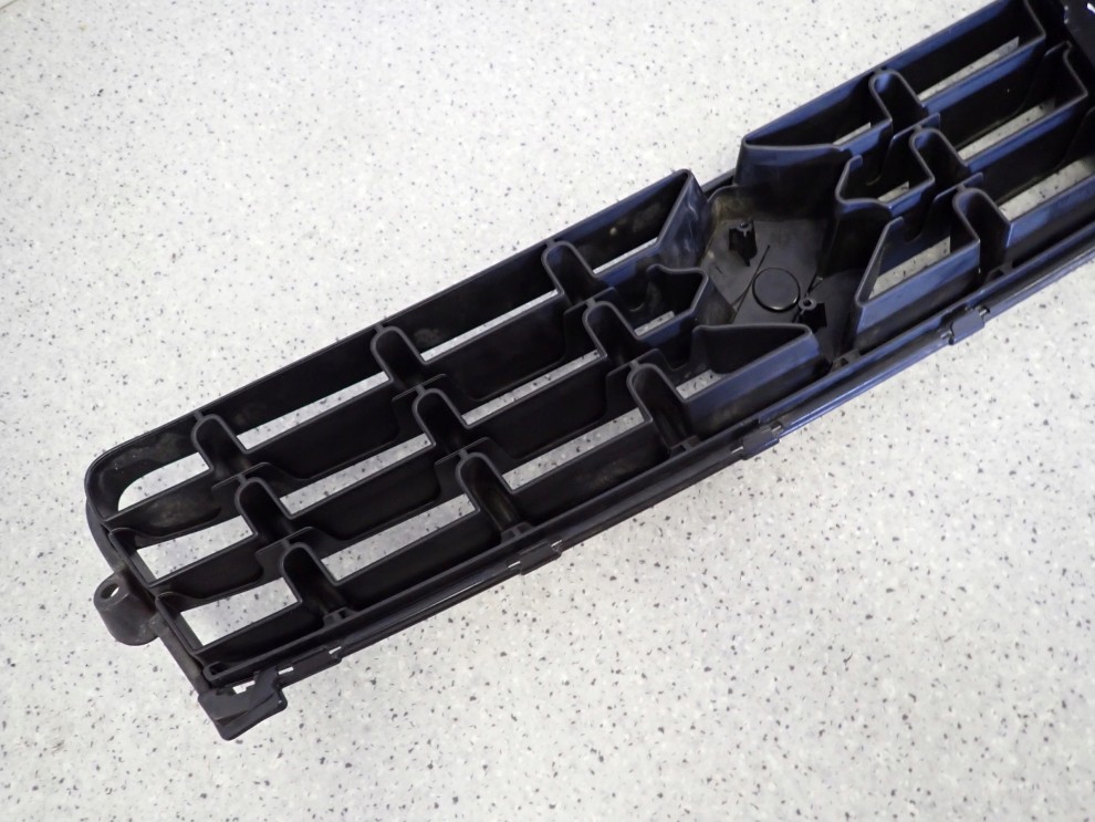 SUZUKI SPLASH 12-14 ATRAPA ZDERZAKA KRATKA WLOTU POWIETRZA 5/6