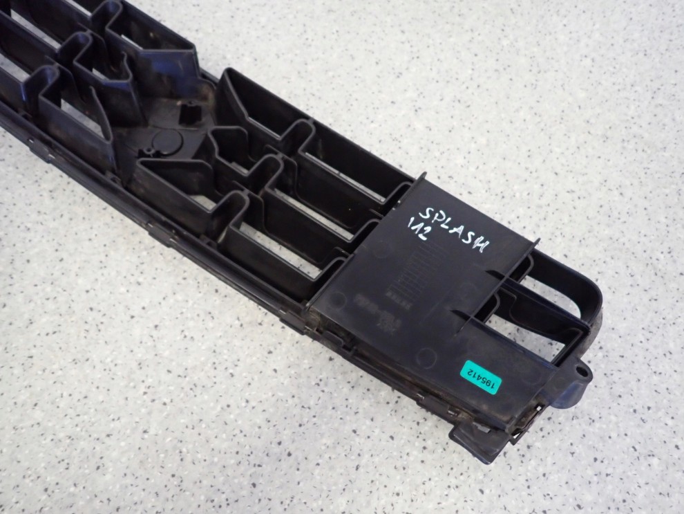 SUZUKI SPLASH 12-14 ATRAPA ZDERZAKA KRATKA WLOTU POWIETRZA 6/6