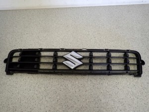 SUZUKI SPLASH 12-14 ATRAPA ZDERZAKA KRATKA WLOTU POWIETRZA