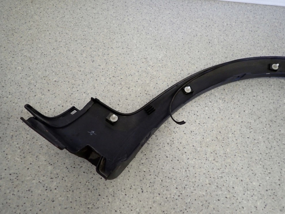 SUZUKI SX4 06-12 LISTWA BŁOTNIKA PRZEDNIA LEWA 8/10