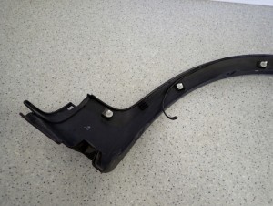 SUZUKI SX4 06-12 LISTWA BŁOTNIKA PRZEDNIA LEWA 8/10 MINIATURA