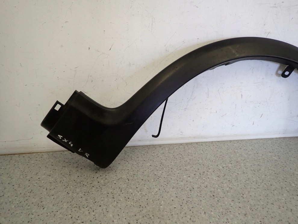 SUZUKI SX4 06-12 LISTWA BŁOTNIKA PRZEDNIA PRAWA 2/7