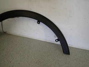 SUZUKI SX4 06-12 LISTWA BŁOTNIKA PRZEDNIA PRAWA 3/7 MINIATURA