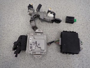 SUZUKI SWIFT IV MK7 10- 1.2i ZESTAW STARTOWY KOMPUTER STACYJKA 7/7 MINIATURA