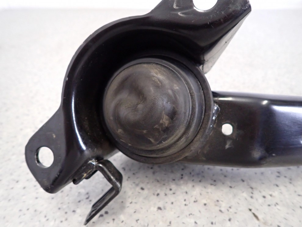 SUZUKI SWIFT IV MK7 10- 1.2 PODUSZKA PRAWA SILNIKA OLEJOWA 5/5