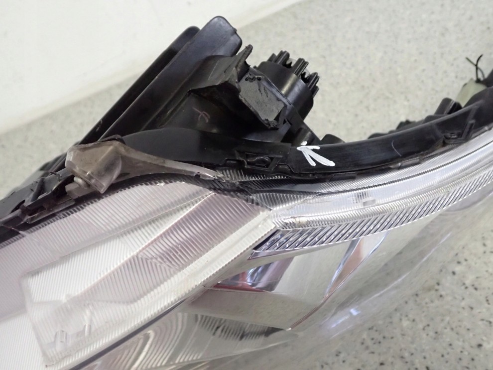 SUZUKI SWIFT MK7 10-16 REFLEKTOR PRZEDNI PRAWY LAMPA PRZÓD EUROPA 7/11