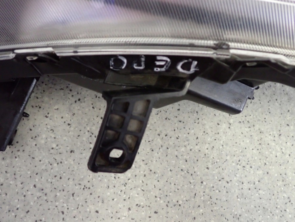 SUZUKI SWIFT MK7 10-16 REFLEKTOR PRZEDNI PRAWY LAMPA PRZÓD EUROPA 11/11