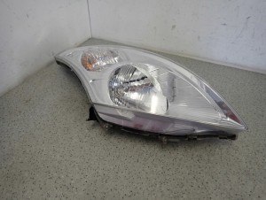 SUZUKI SWIFT MK7 10-16 REFLEKTOR PRZEDNI PRAWY LAMPA PRZÓD EUROPA 3/11 MINIATURA