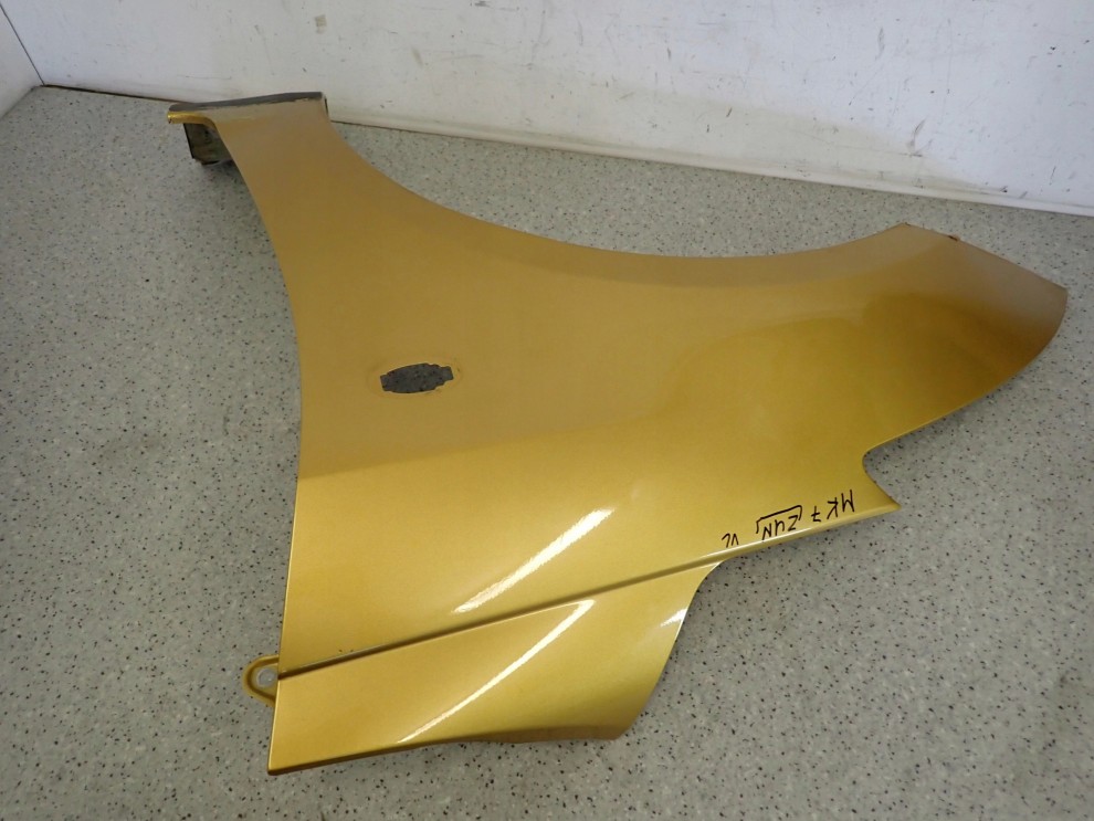 SUZUKI SWIFT MK7 10-16 BŁOTNIK PRZEDNI LEWY ZUR 7/9