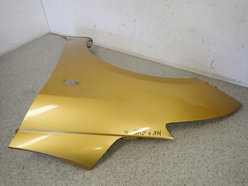 SUZUKI SWIFT MK7 10-16 BŁOTNIK PRZEDNI LEWY ZUR 8/9