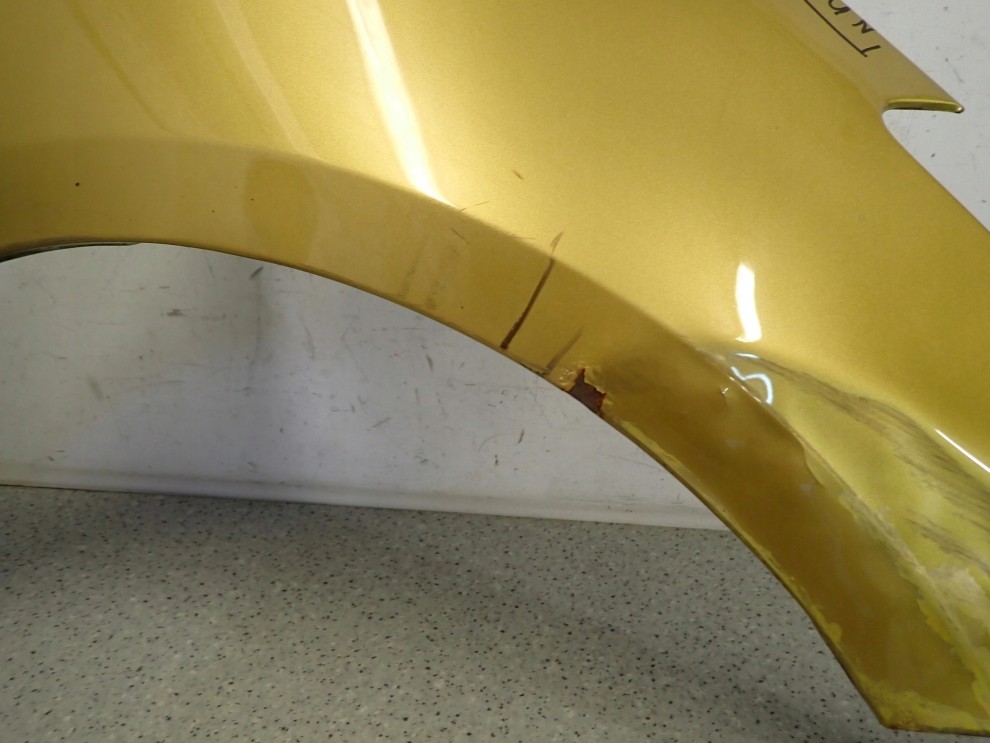 SUZUKI SWIFT MK7 10-16 BŁOTNIK PRZEDNI PRAWY ZUN 4/11