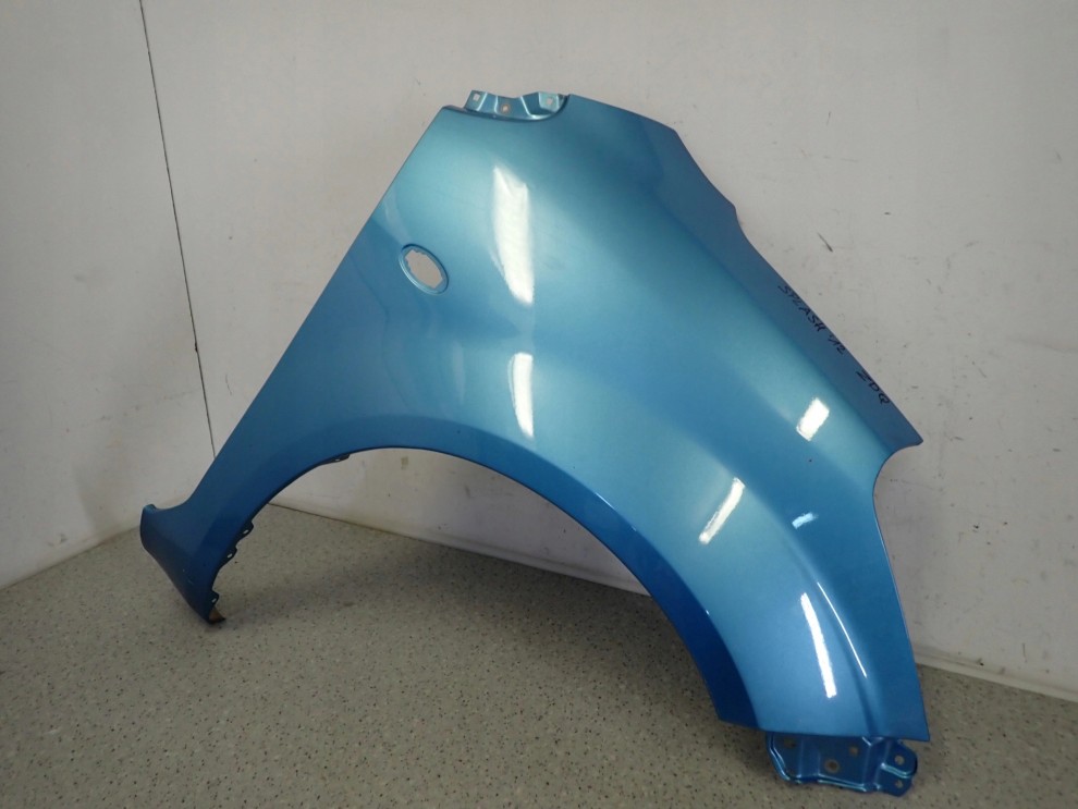 SUZUKI SPLASH 08-14 BŁOTNIK PRZEDNI PRAWY ZDQ 3/8