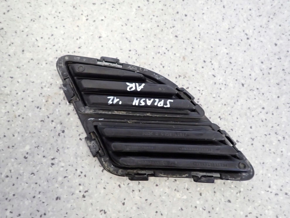 SUZUKI SPLASH LIFT 12-14 ZAŚLEPKA KRATKA ZDERZAKA TYLNA PRAWA 3/4