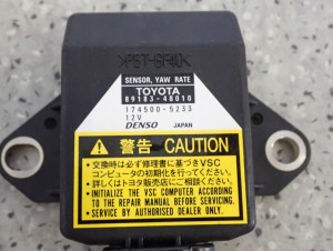 TOYOTA RAV 4 01-05 CZUJNIK TORU JAZDY ESP 2/4 MINIATURA