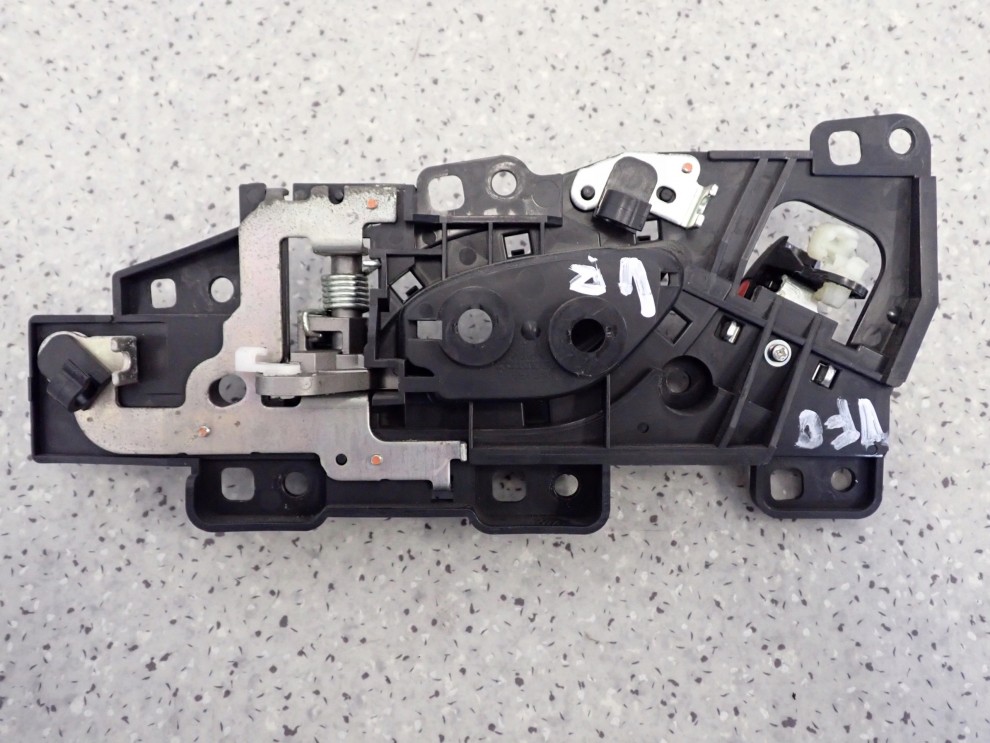 CIVIC VIII UFO 06-11 KLAMKA PRZEDNIA PRAWA WEWNĘTRZNA 2/2