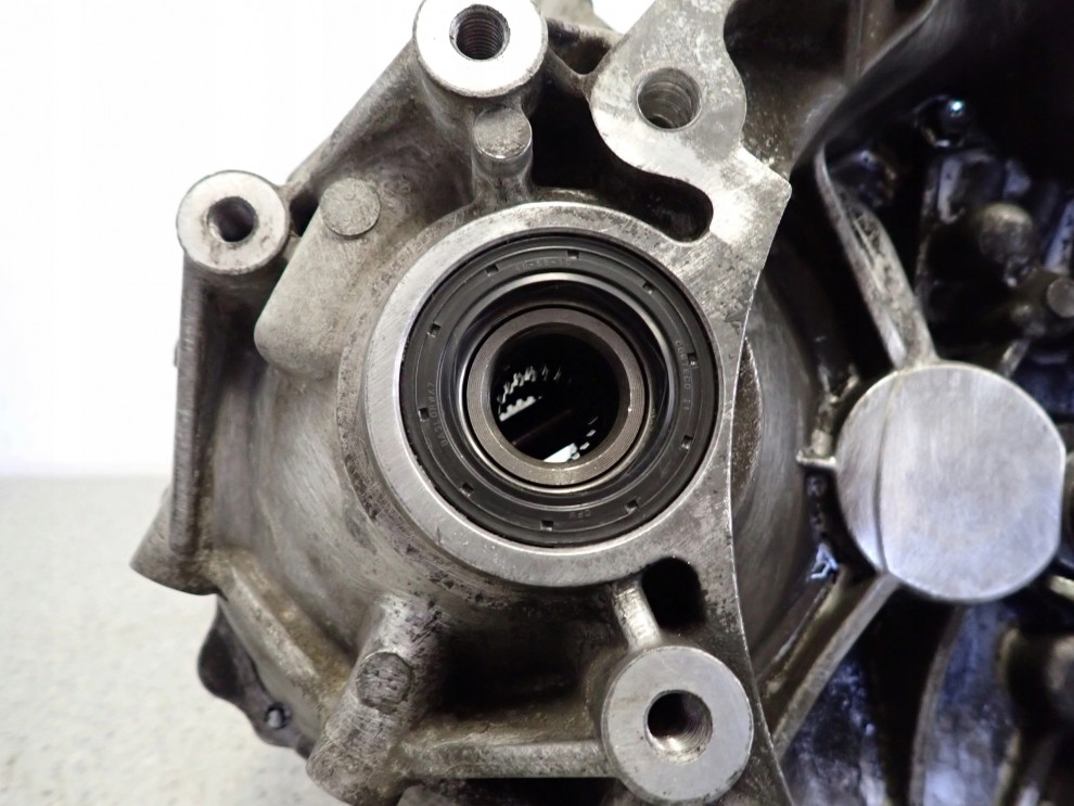 SUZUKI SWIFT 07-09 1.3i SKRZYNIA BIEGÓW MANUALNA PO WYMIANIE ŁOŻYSK 3/10